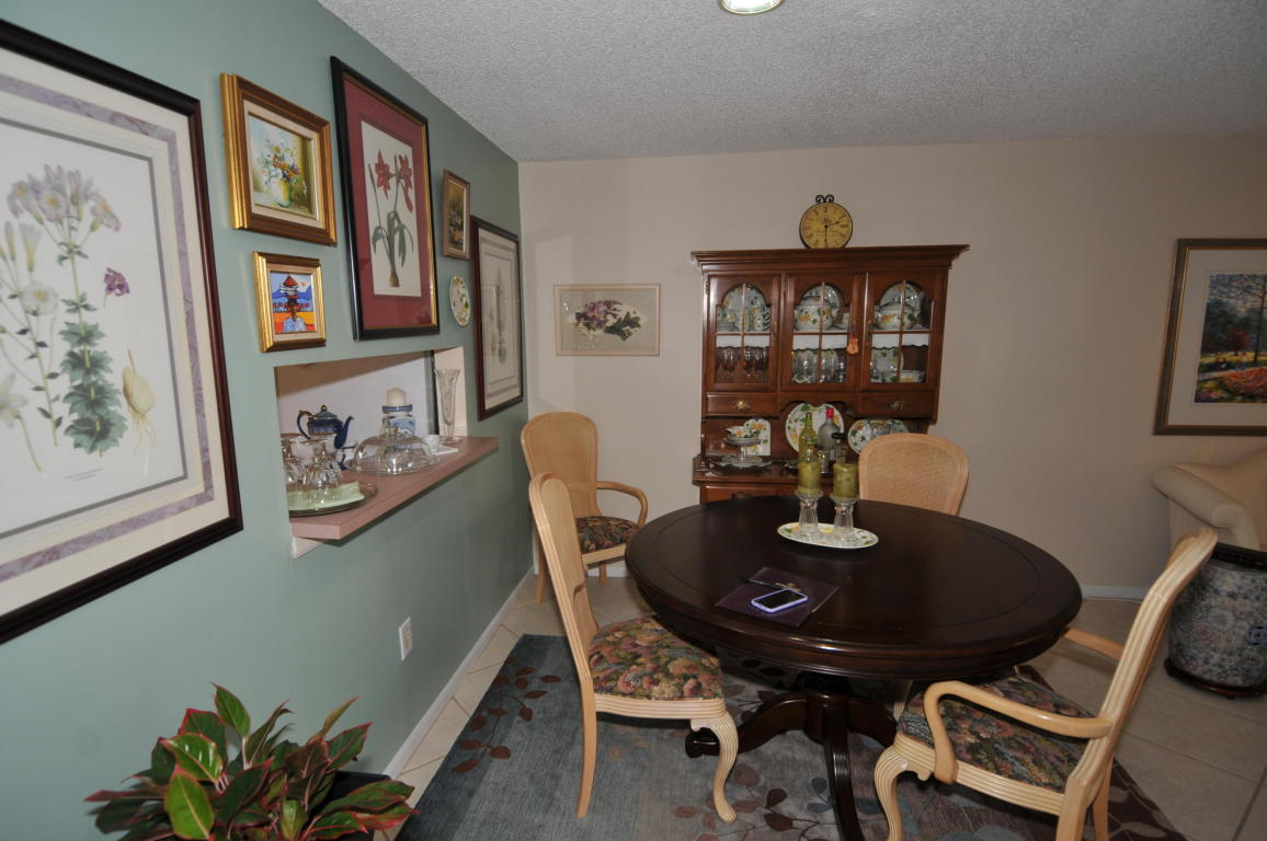 872 SW 9th Street Circle, Boca Raton, FL 33486