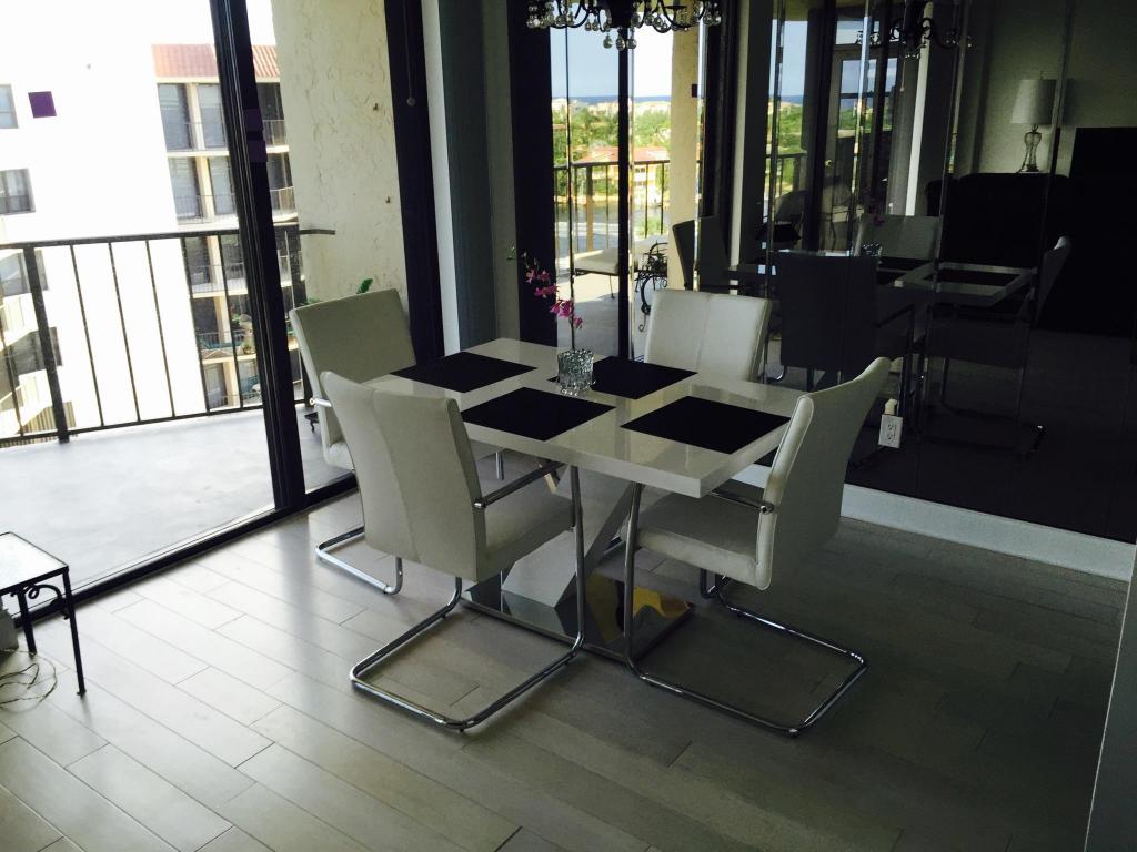 899 Jeffery Street, Boca Raton, FL 33487
