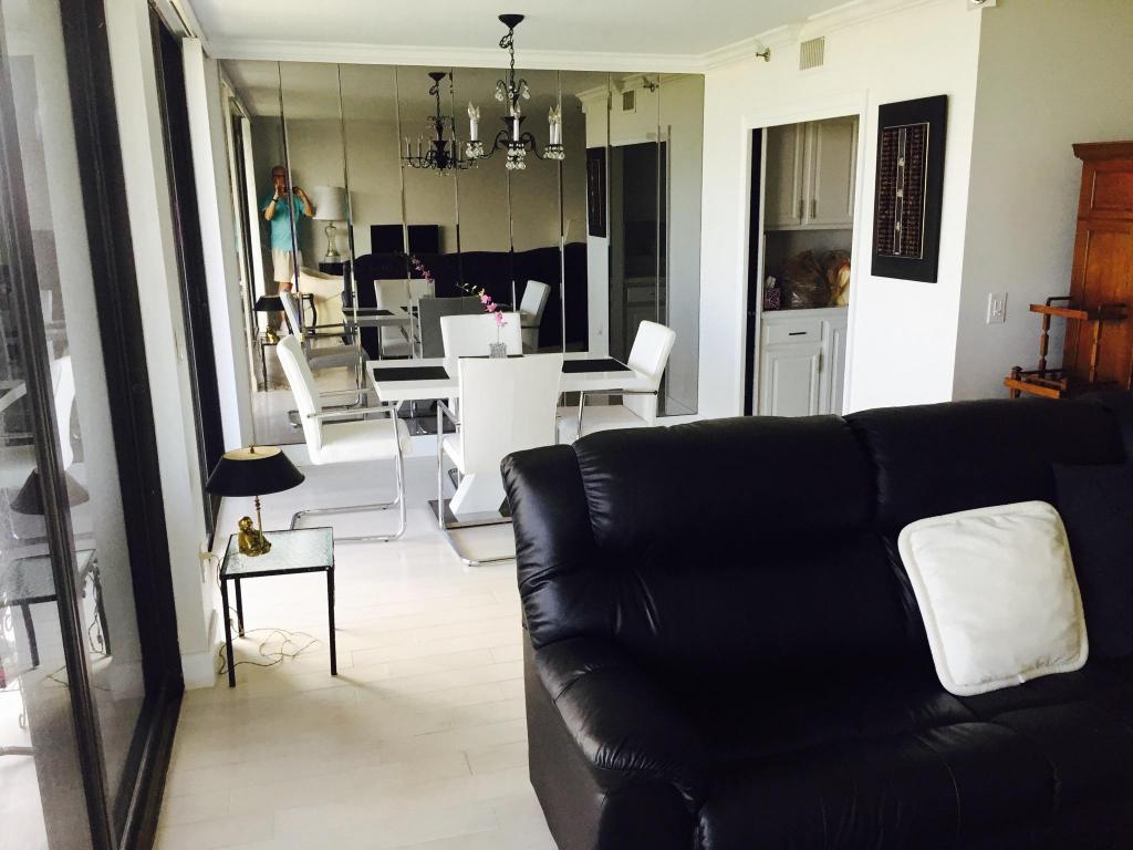 899 Jeffery Street, Boca Raton, FL 33487