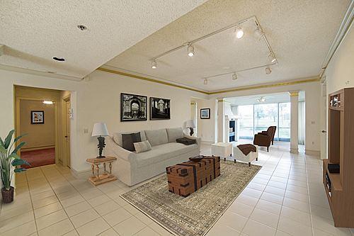17047 Boca Club Boulevard, Boca Raton, FL 33487