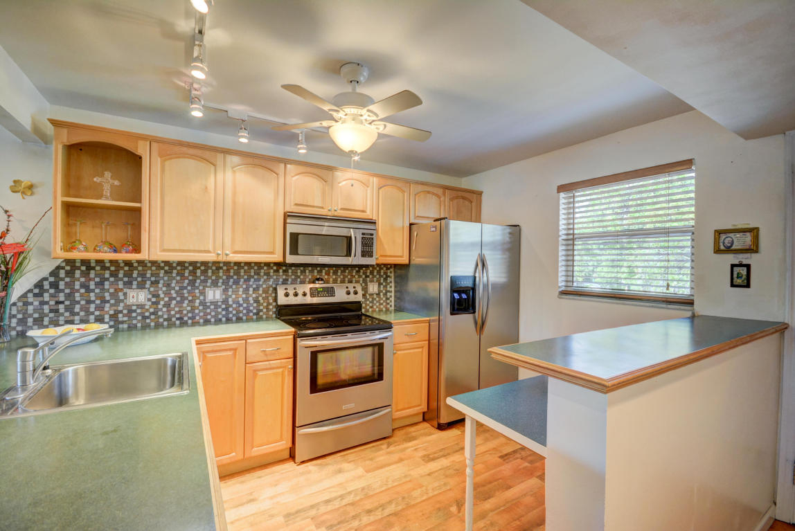 5900 NE 7th Avenue, Boca Raton, FL 33487