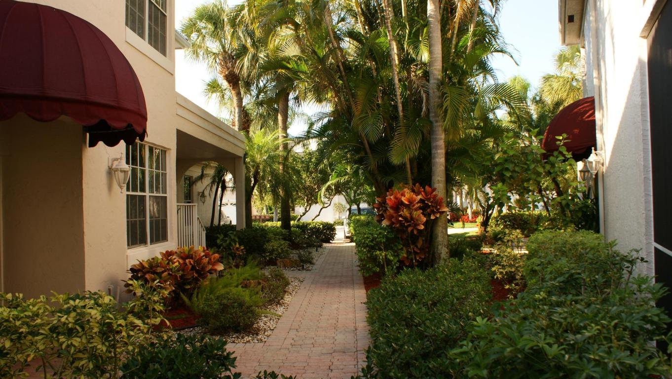 5083 Lake Catalina Drive, Boca Raton, FL 33496