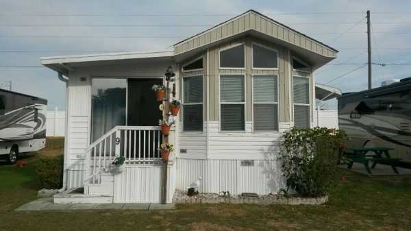 Waters Edge Carefree RV Resort39146 Otis Allen Road Zephyrhills, FL 33540