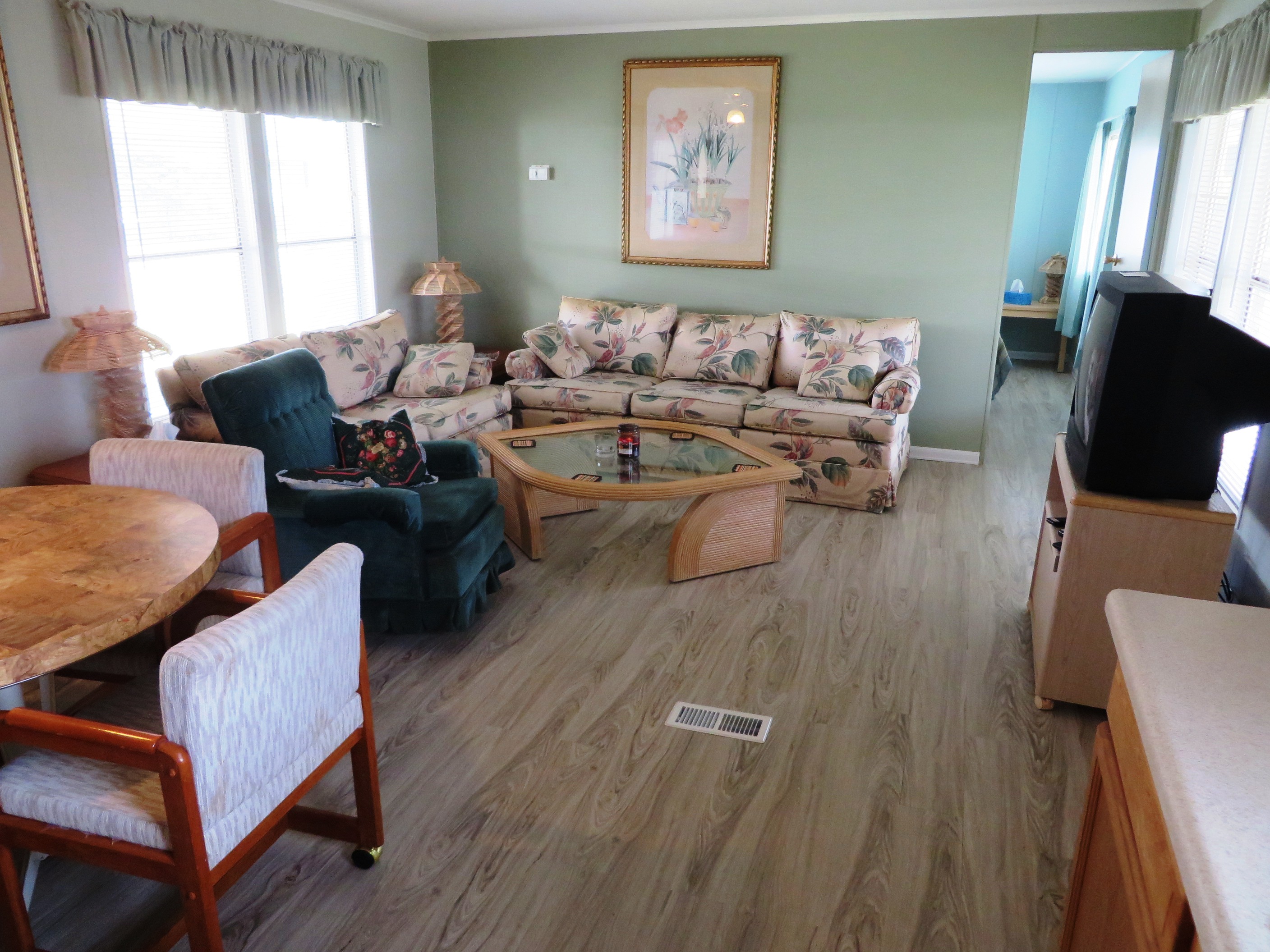 4538 Madison Ave, Zeohyrhills, FL 33541