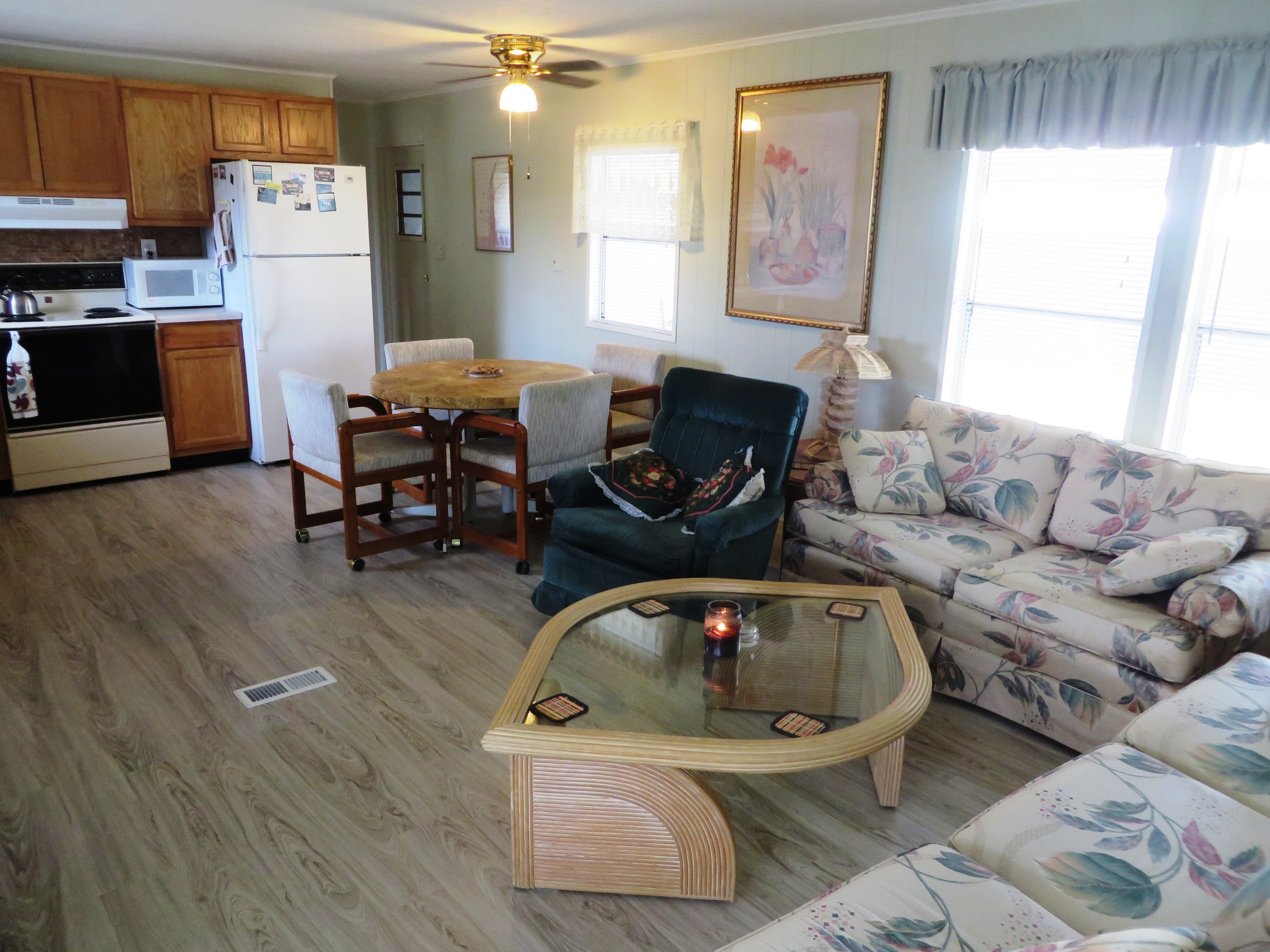 4538 Madison Ave, Zeohyrhills, FL 33541