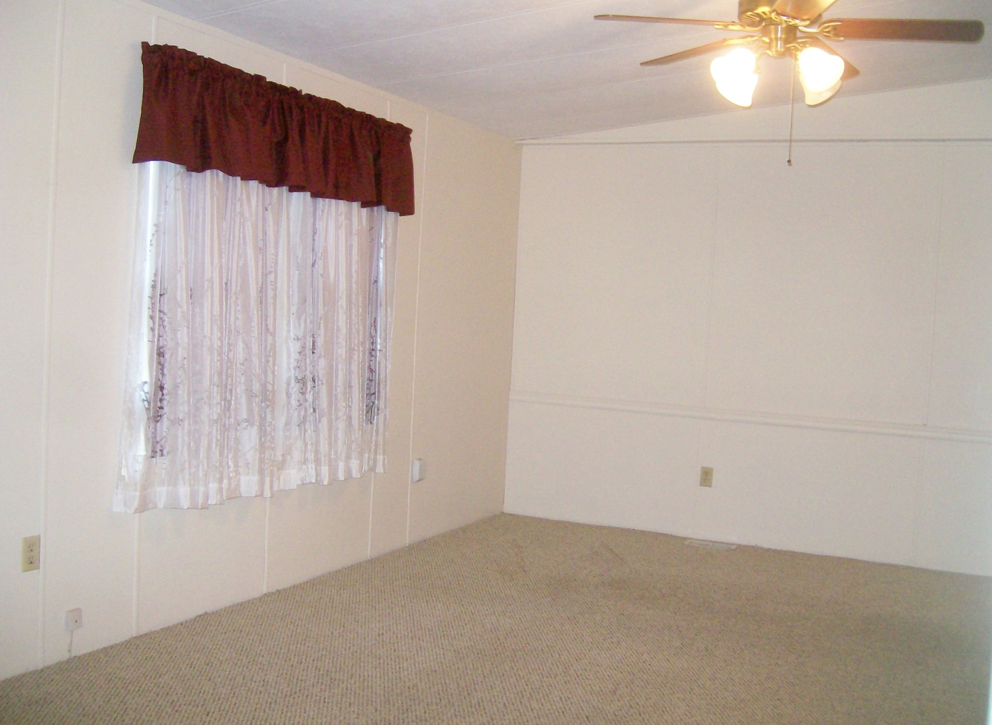5550 REGAL WAY, Zephyrhills, FL 33541
