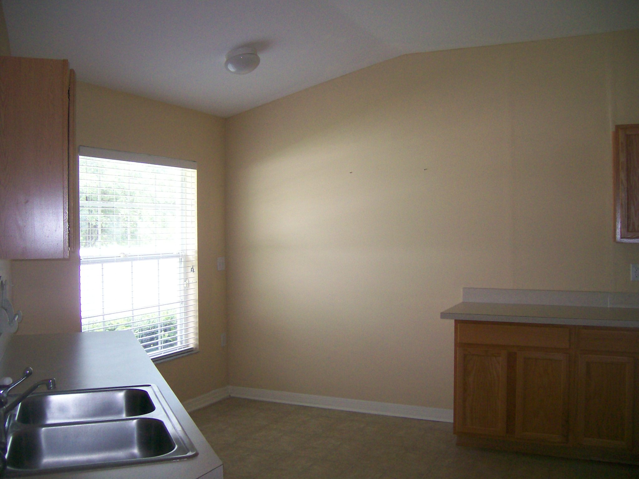 5853 Autumn Shire Dr, Zephyrhills, FL 33541