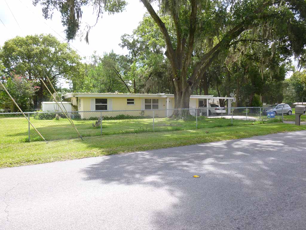 5712 20th St, Zephyrhills, FL 33542
