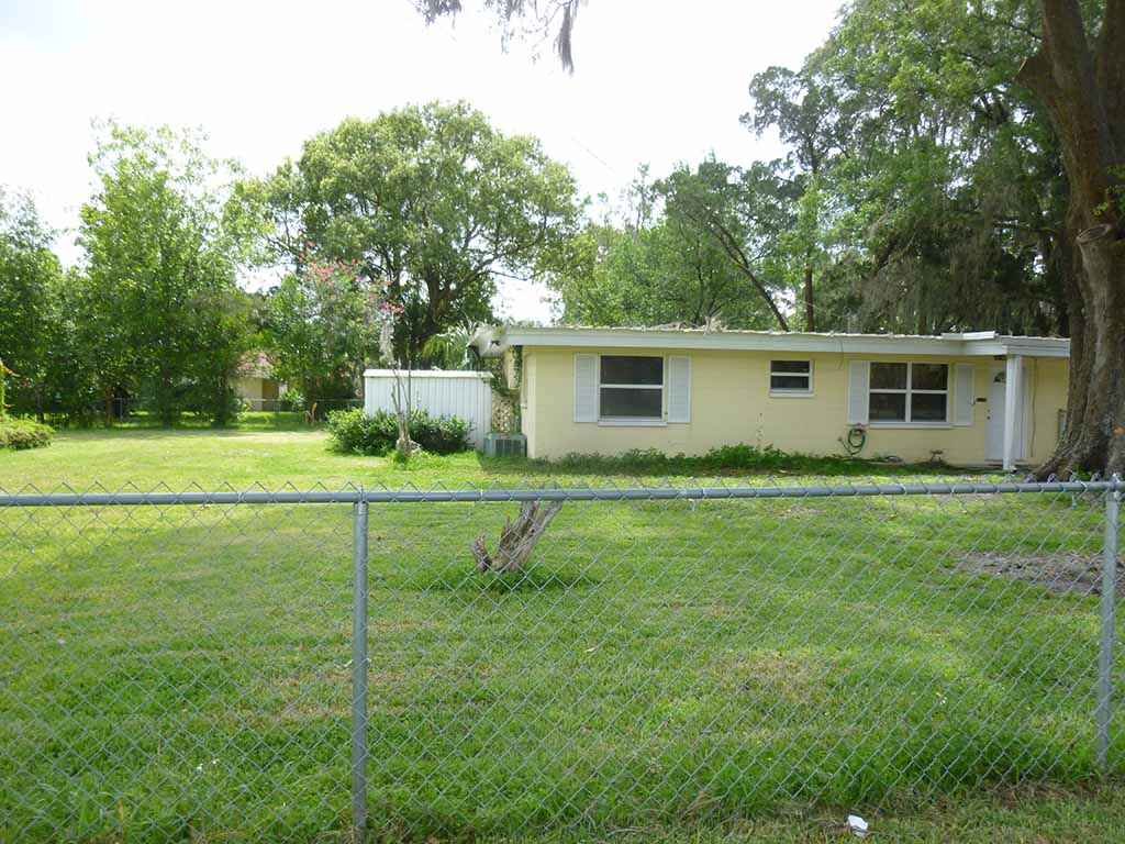 5712 20th St, Zephyrhills, FL 33542