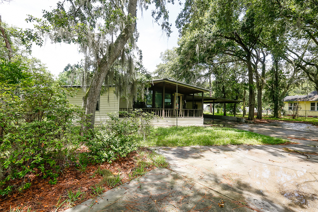 417 Wiggins Rd S, Plant City, FL 33566