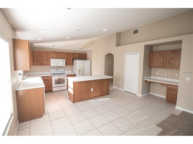 2232 ROANOKE SPRINGS DRIVE, Ruskin, FL 33570