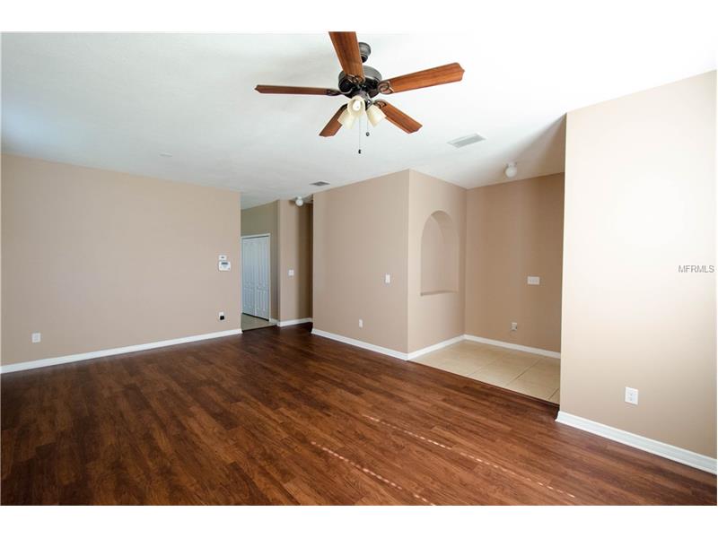 548 19TH STREET NW, Ruskin, FL 33570