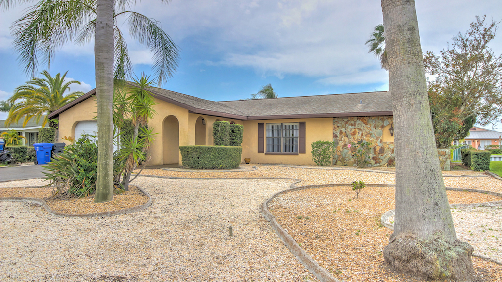 912 Spindle Palm Way, Apollo Beach, FL 33572