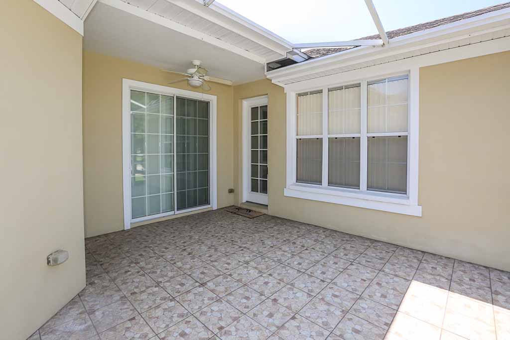 208 Oceania Ct, Apollo Beach, FL 33572