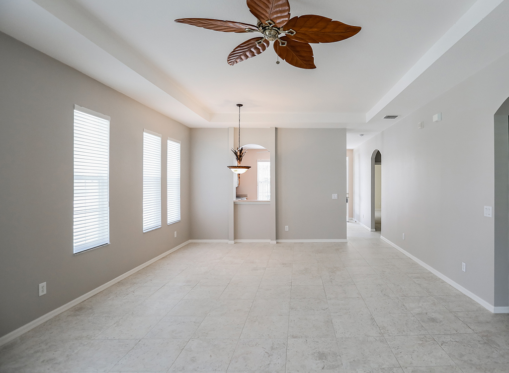 208 Oceania Ct, Apollo Beach, FL 33572