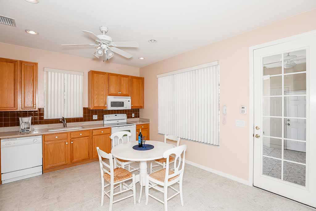 208 Oceania Ct, Apollo Beach, FL 33572