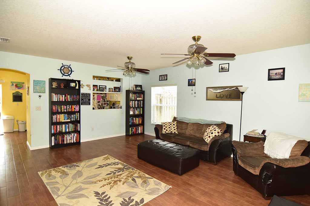 6621 Cambridge Park Dr, Apollo Beach, FL 33572