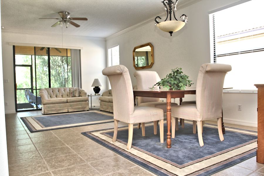 318 Seneca Falls Dr., Apollo Beach, FL 33572