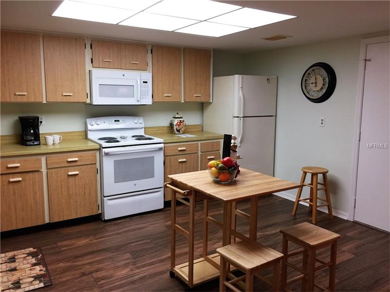 2202 HARTLEBURY WAY, Sun City Center, FL 33573