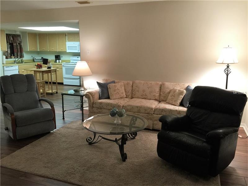 2202 HARTLEBURY WAY, Sun City Center, FL 33573