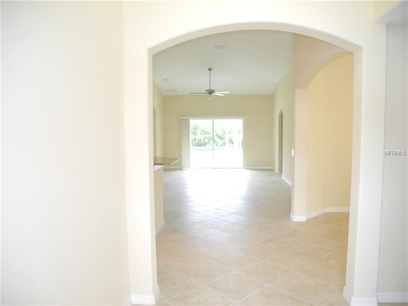 8439 HUNTERS FORT LOOP, Ruskin, FL 33573