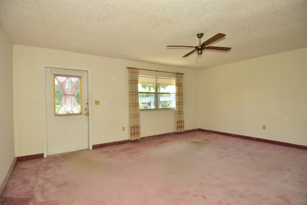 201 Kings Blvd # 23, Sun City Center, FL 33573
