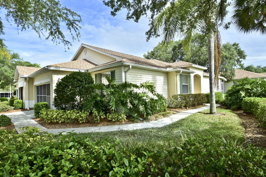 2620 Newcomb Ct, Sun City Center, FL 33573