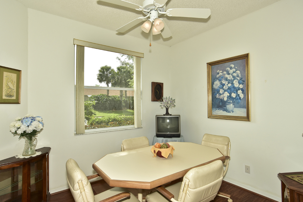 2620 Newcomb Ct, Sun City Center, FL 33573
