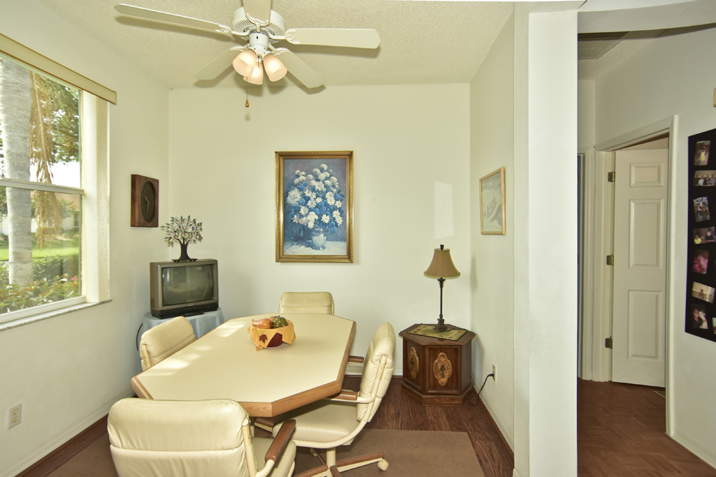 2620 Newcomb Ct, Sun City Center, FL 33573