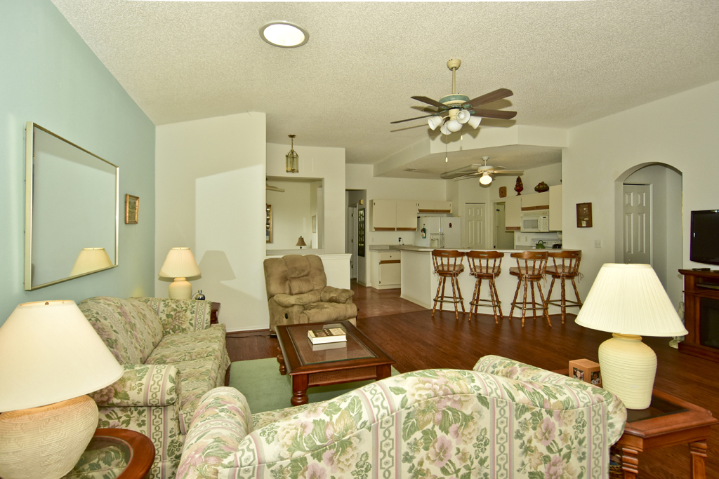 2620 Newcomb Ct, Sun City Center, FL 33573