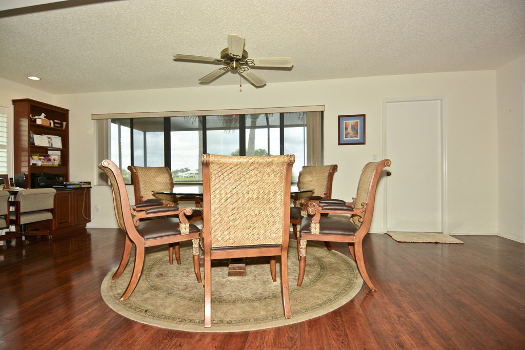 1011 Ardmore Way, Sun City Center, FL 33573