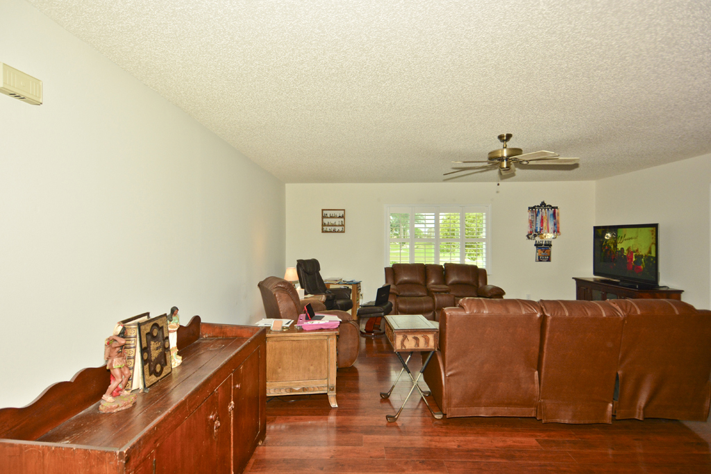 1011 Ardmore Way, Sun City Center, FL 33573
