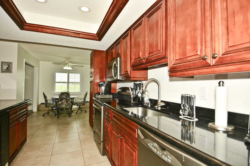 1011 Ardmore Way, Sun City Center, FL 33573