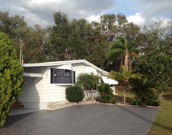 Windward Knoll Mobile Home Park102 Tanglewood LaneThonotosassa, FL 33592