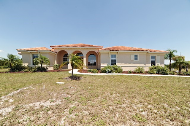 5012 Lake Toscana Drive, Wimauma, FL 33598