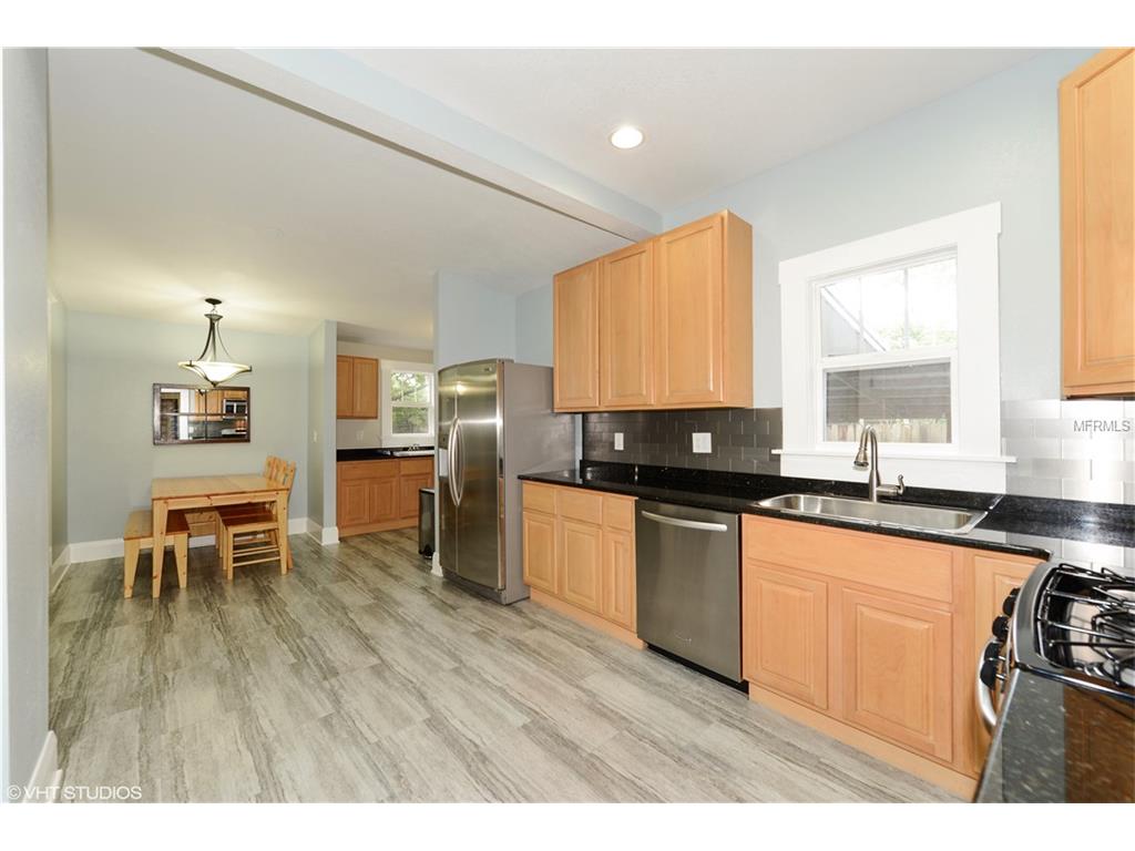 6105 N Suwanee Ave, Tampa, FL 33604