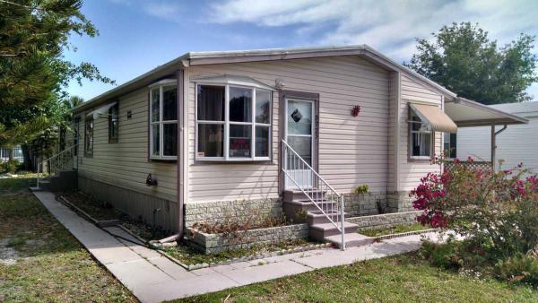 Winward Lakes Mobile Home Park3723 Anchor DriveTampa, FL 33611