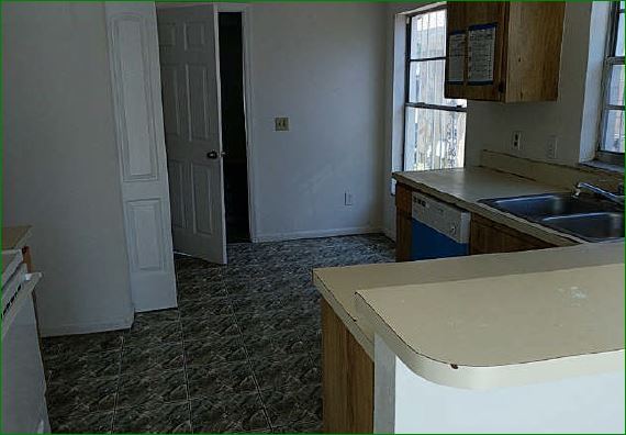 10003 Fawn Grove PlTampa, FL, 33617Hillsborough County