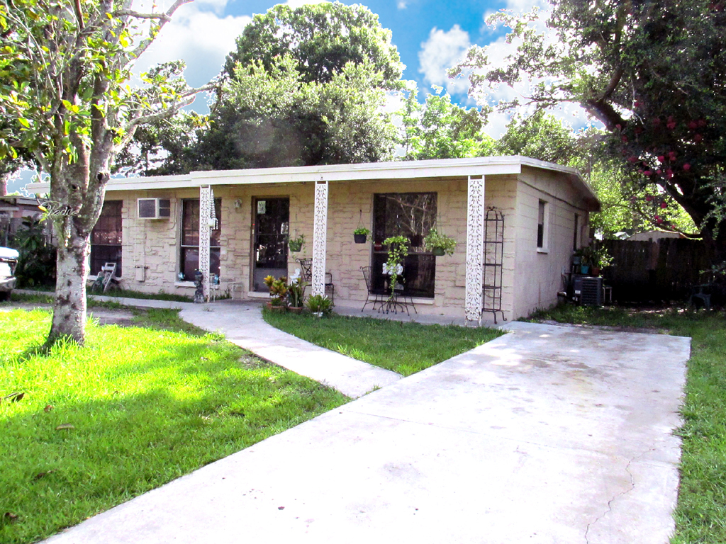 2704 San Marco Pl, Tampa, FL 33619