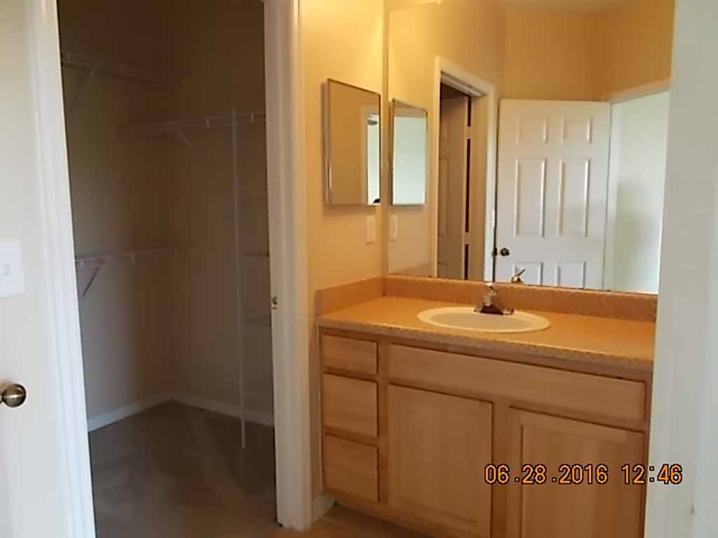 9916 Courtney Palms Blvd # 304, Tampa, FL 33619