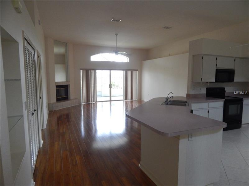 8707 MIDDLE CROSS PLACE, Tampa, FL 33635