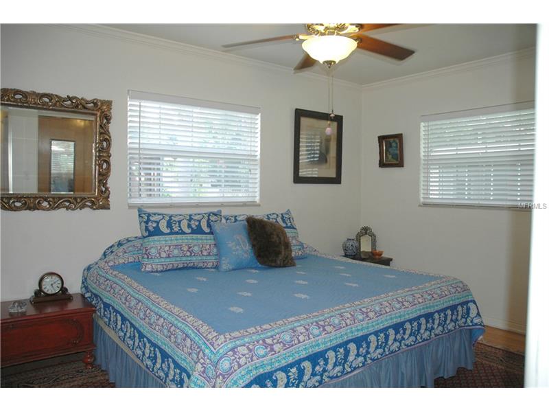 1095 16TH AVENUE N, St Petersburg, FL 33704