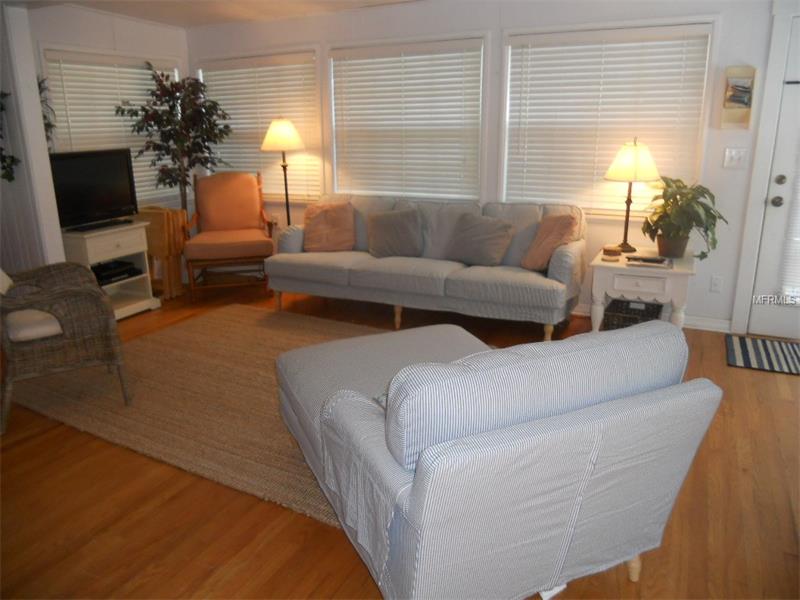 120 86TH AVENUE, Treasure Island, FL 33706