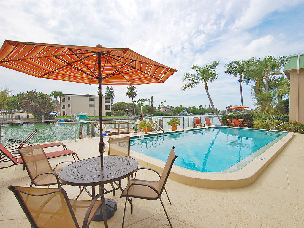 12000 Capri Circle S #26, Treasure Island, FL 33706