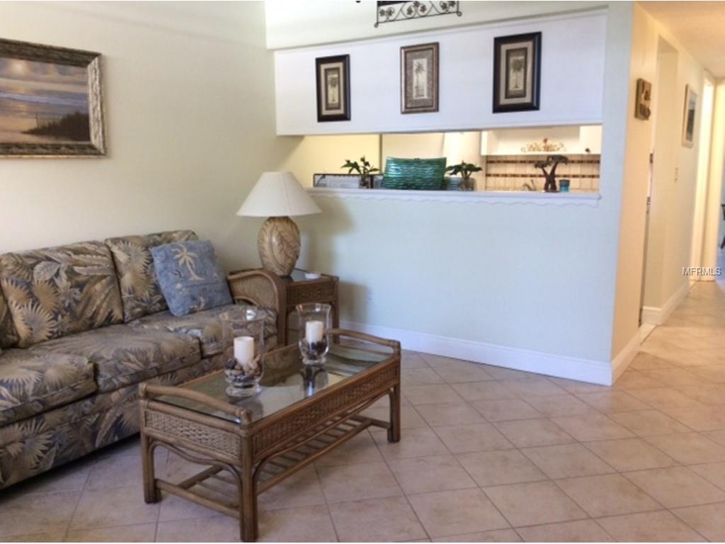 7910 Sun Island Dr S, South Pasadena, FL 33707