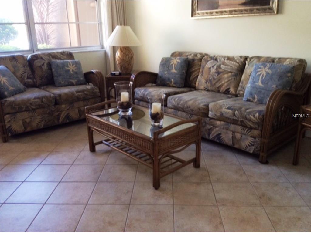7910 Sun Island Dr S, South Pasadena, FL 33707