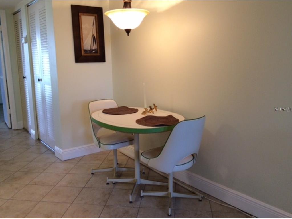 7910 Sun Island Dr S, South Pasadena, FL 33707