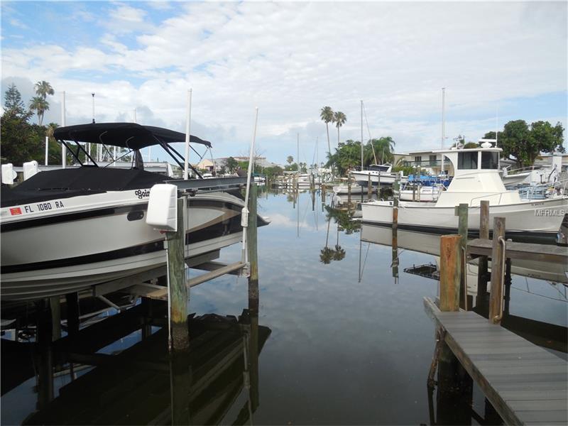 442 129TH AVENUE E, Madeira Beach, FL 33708