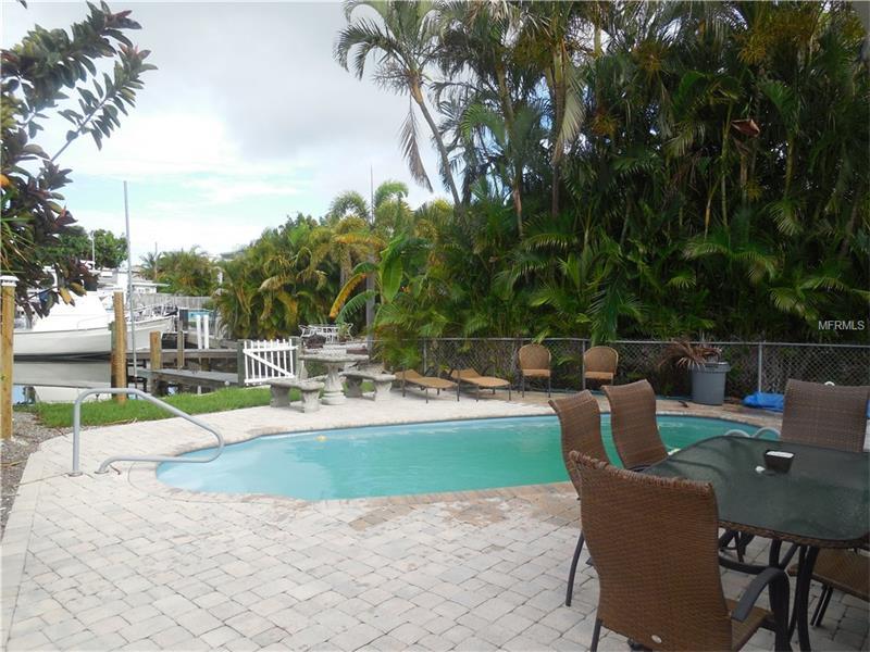 442 129TH AVENUE E, Madeira Beach, FL 33708