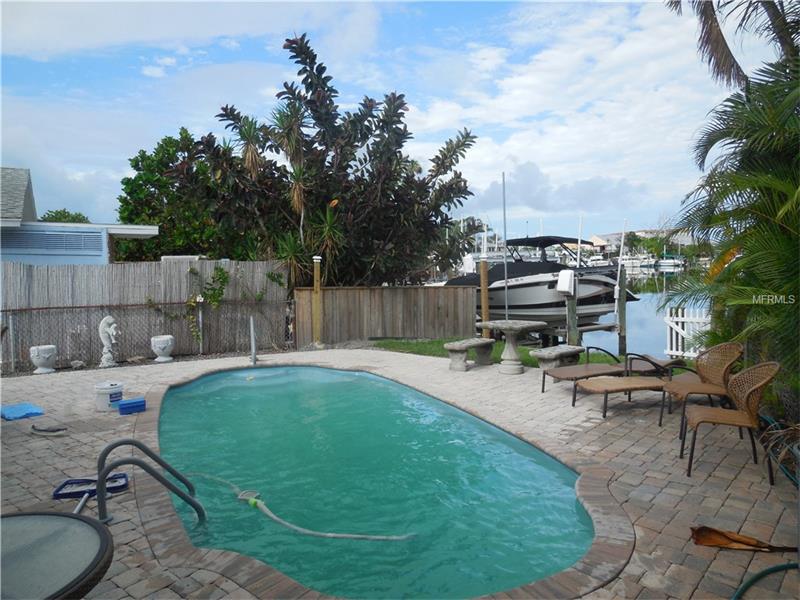 442 129TH AVENUE E, Madeira Beach, FL 33708